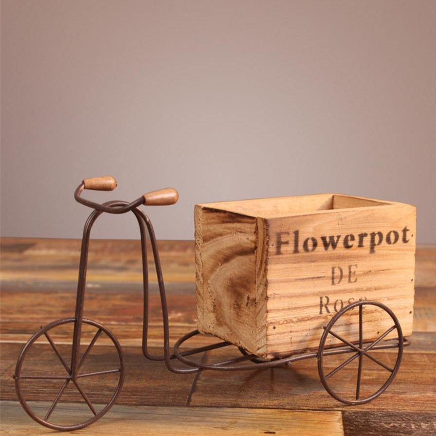 Tricycle de table en fer forgé avec jardinière en bois